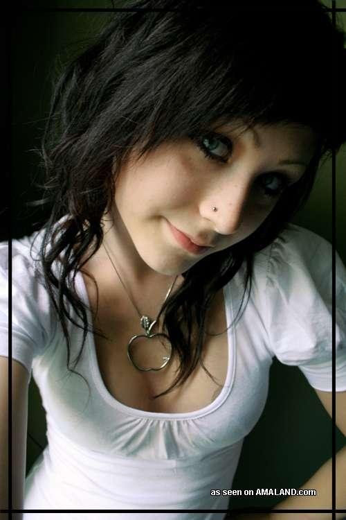 Fotos de chicas amateurs sexy en escena camwhoring
 #67222158