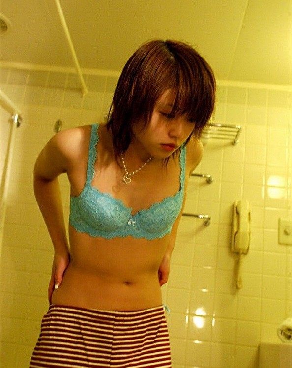 Hitomi Hayasaka asian teen takes bath and shows her tits #69825159