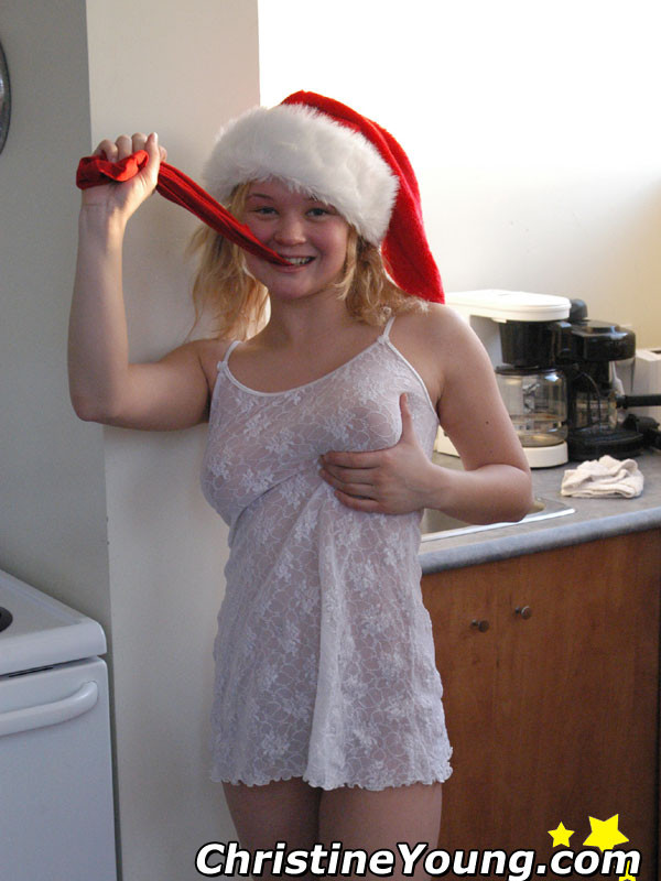 Titty-flashing bionda giovane carino in un vestito di Natale
 #73111419