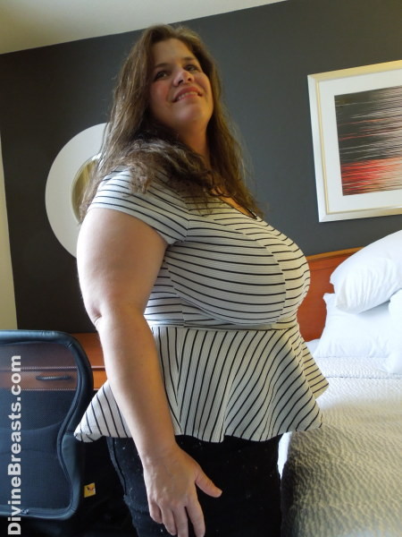 Chubby Amateur Hayley zeigt ihre gigantischen Titten
 #67255144