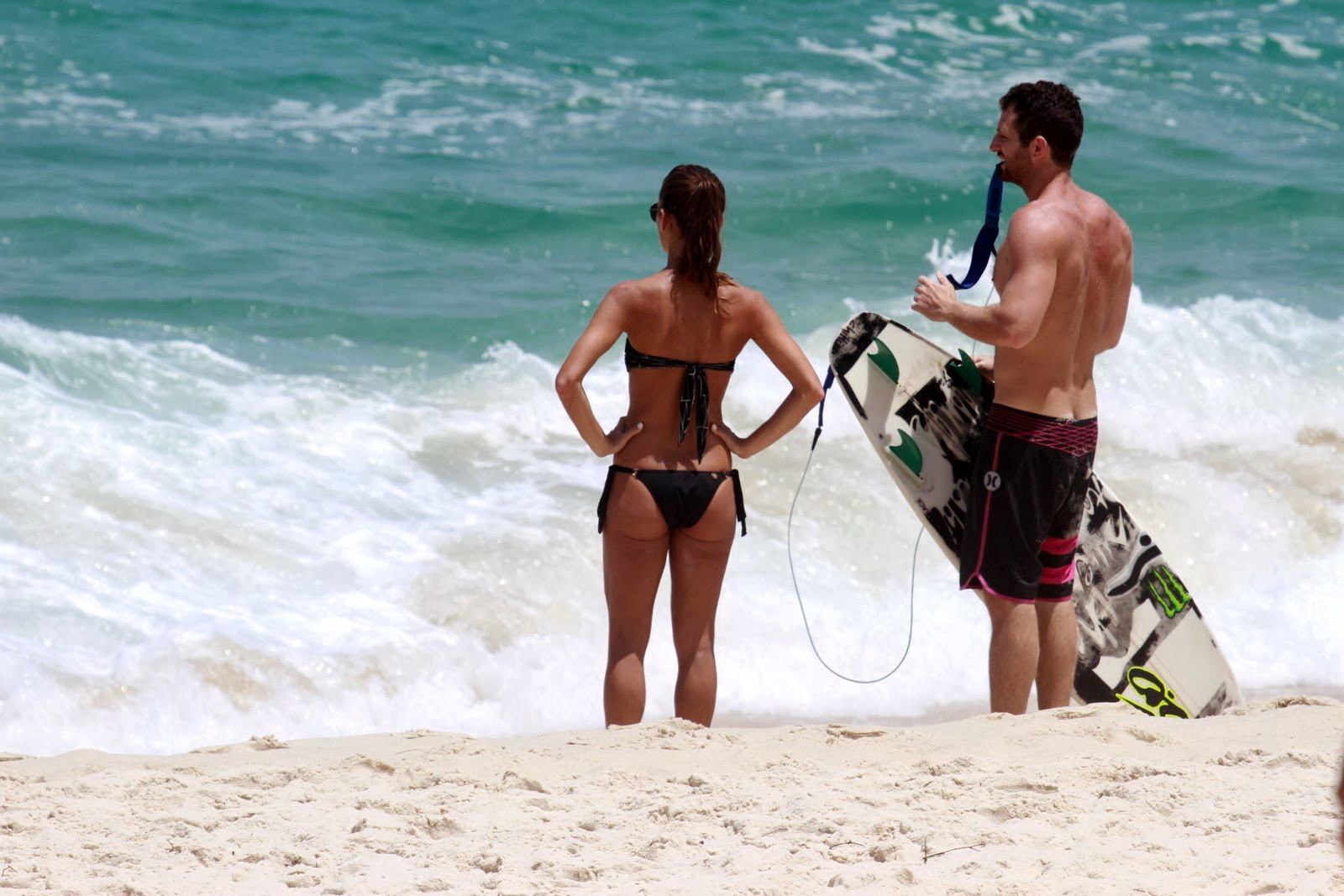 Fernanda de freitas exhibant son corps en bikini sur la plage de barra da tijuca,
 #75214201