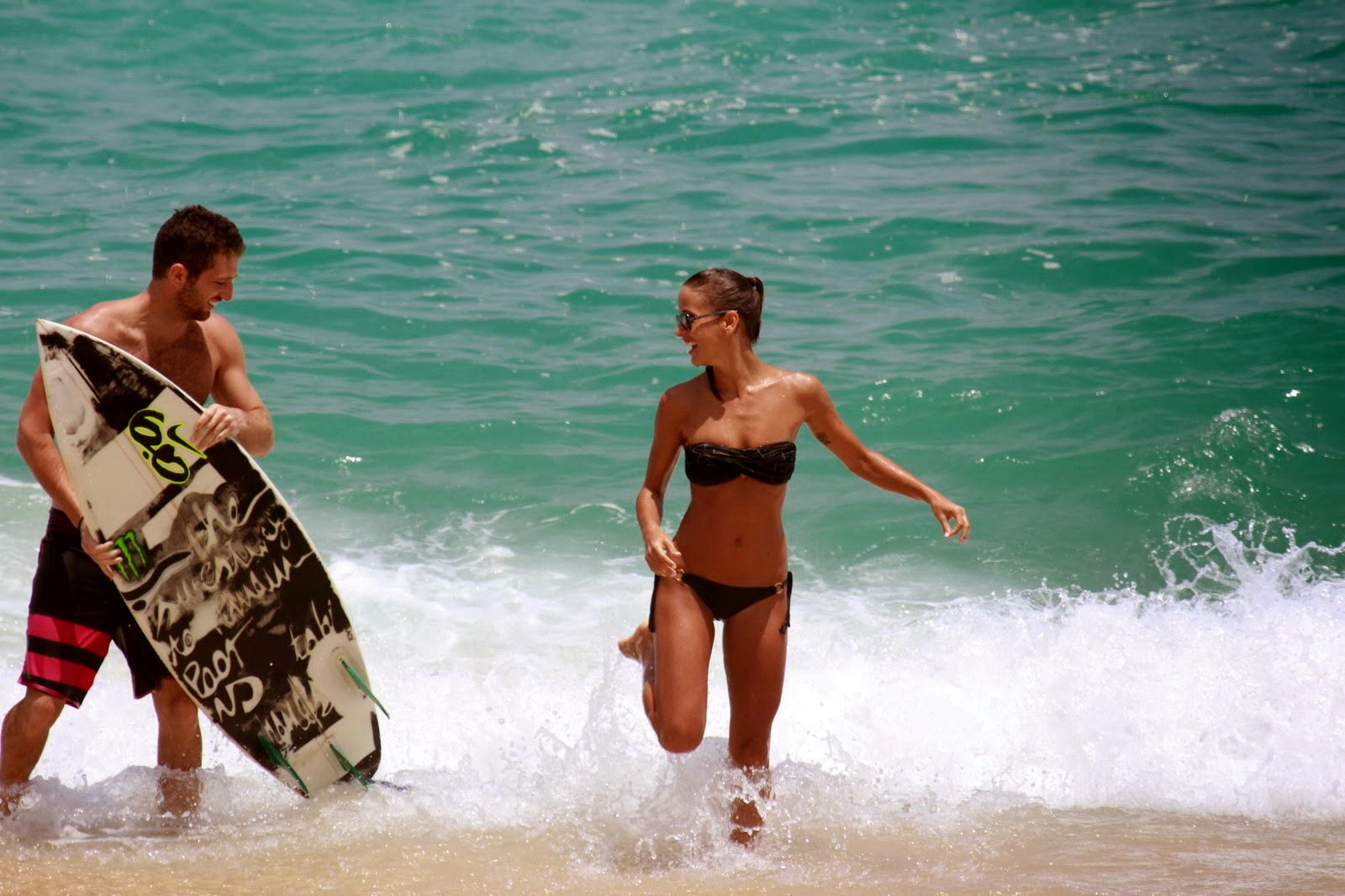Fernanda de freitas mostrando su cuerpo en bikini en la playa de barra da tijuca,
 #75214233