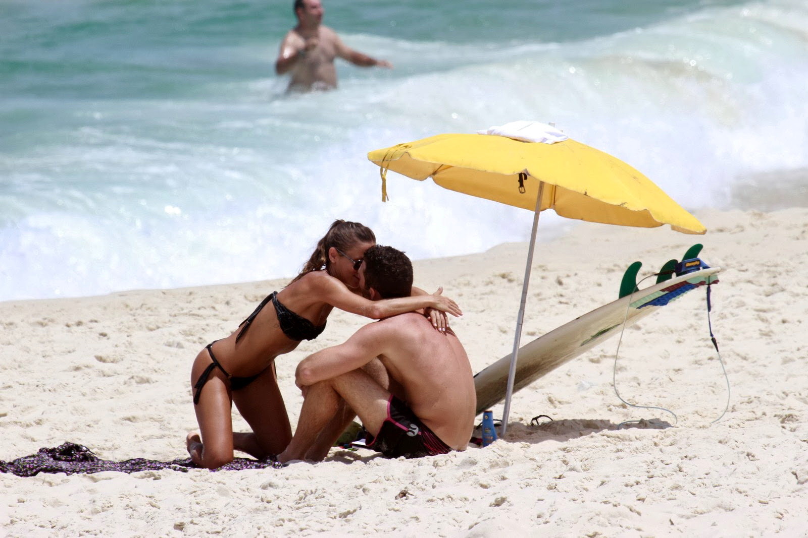 Fernanda de Freitas showing off her bikini body on the beach in Barra da Tijuca, #75214330