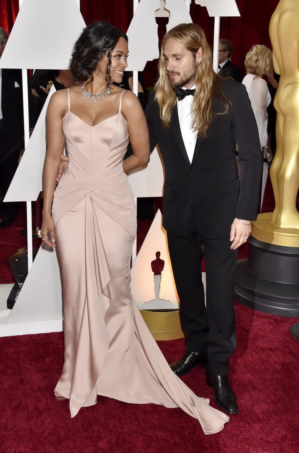 Zoe Saldana showing huge cleavage at the 87th Annual Academy Awards #75171590