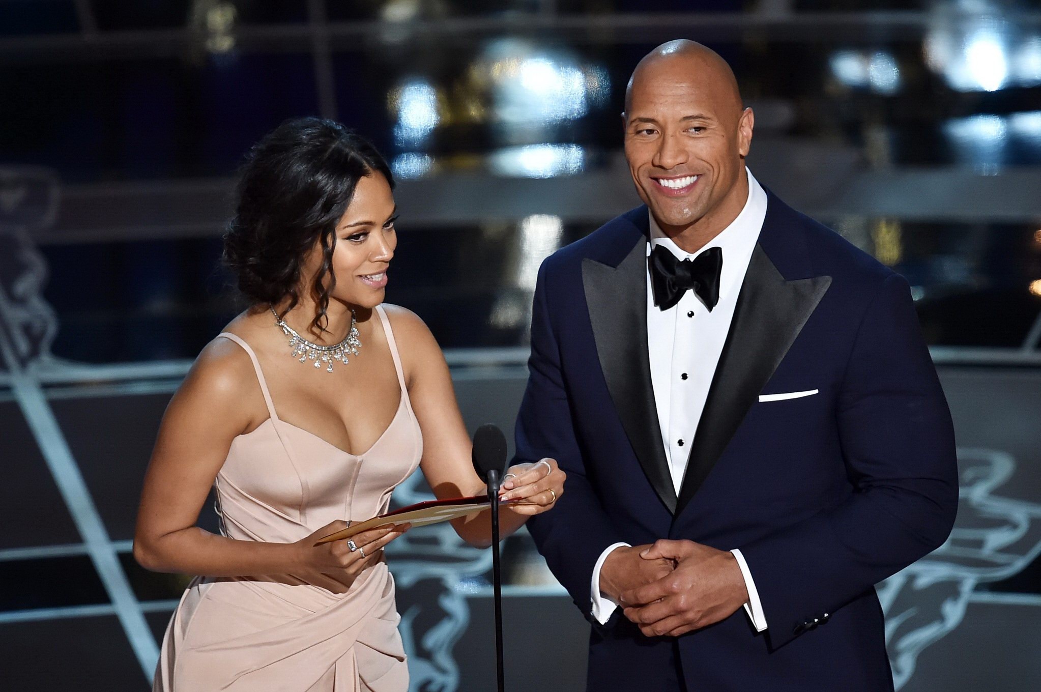Zoe saldana zeigt ein riesiges Dekolleté bei den 87th annual academy awards
 #75171619