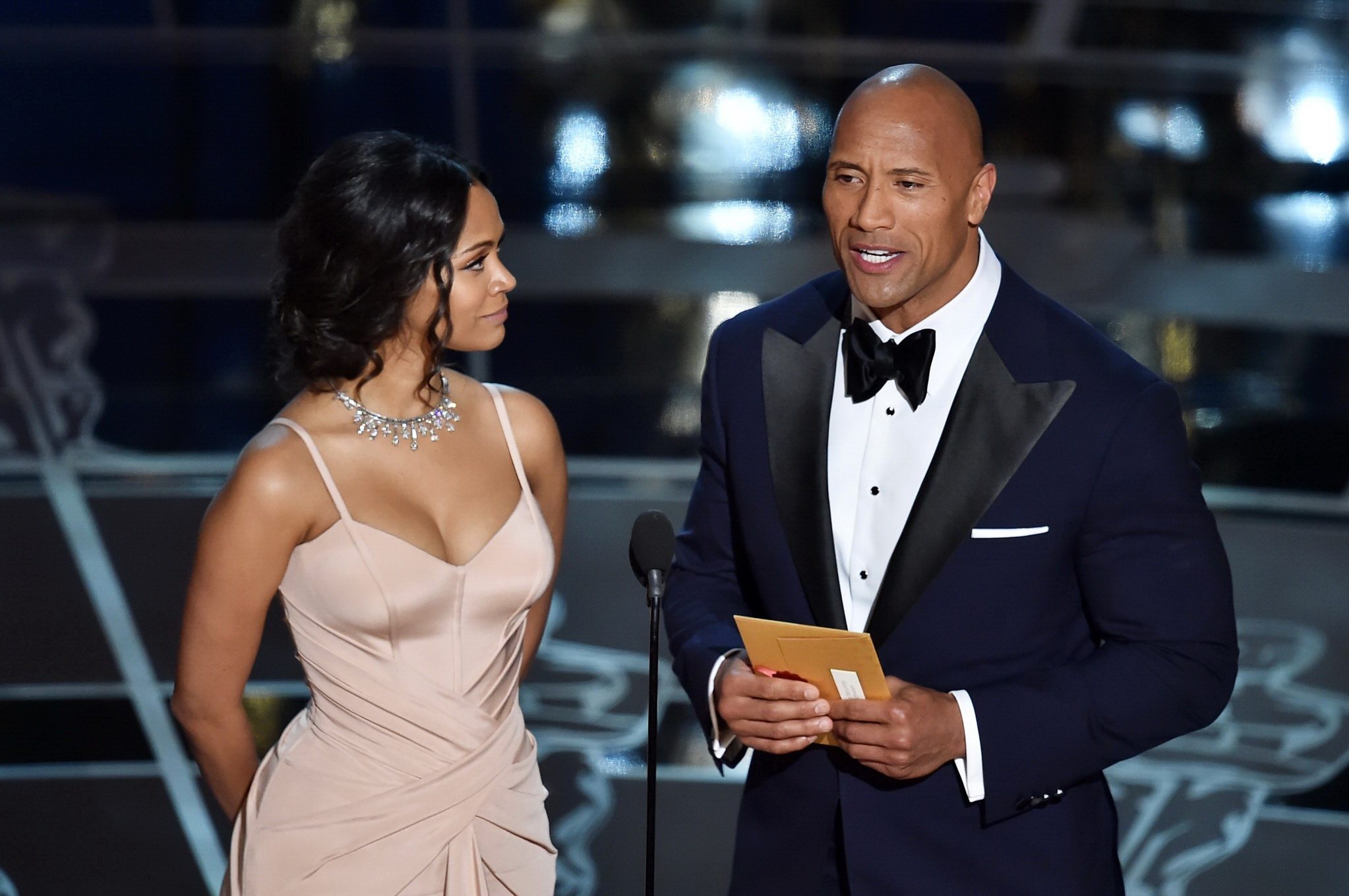Zoe saldana zeigt ein riesiges Dekolleté bei den 87th annual academy awards
 #75171631