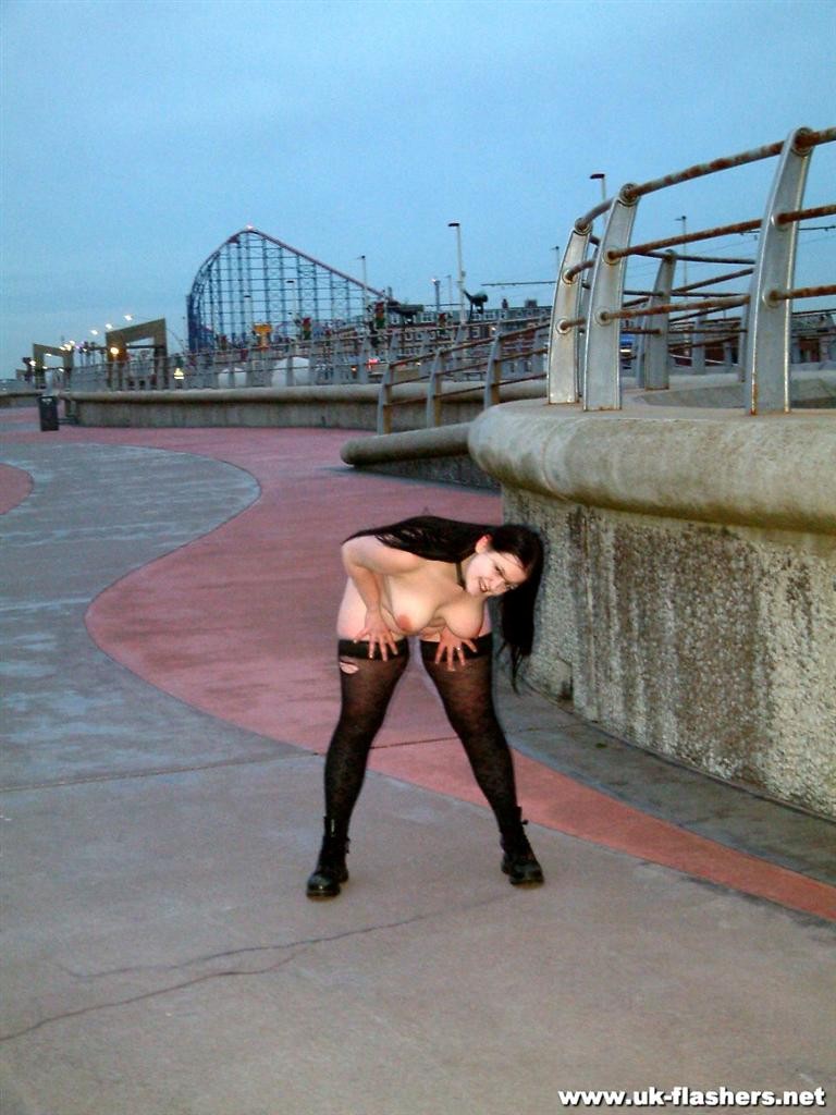 Amateur flashing and public nudity at uk holiday resort with daring exhibitionis #78605040
