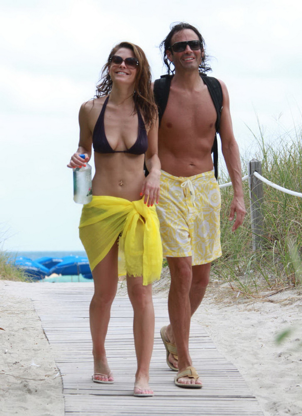 Maria menounos vollbusig tragen skimpy bikini auf miami beach
 #75305885