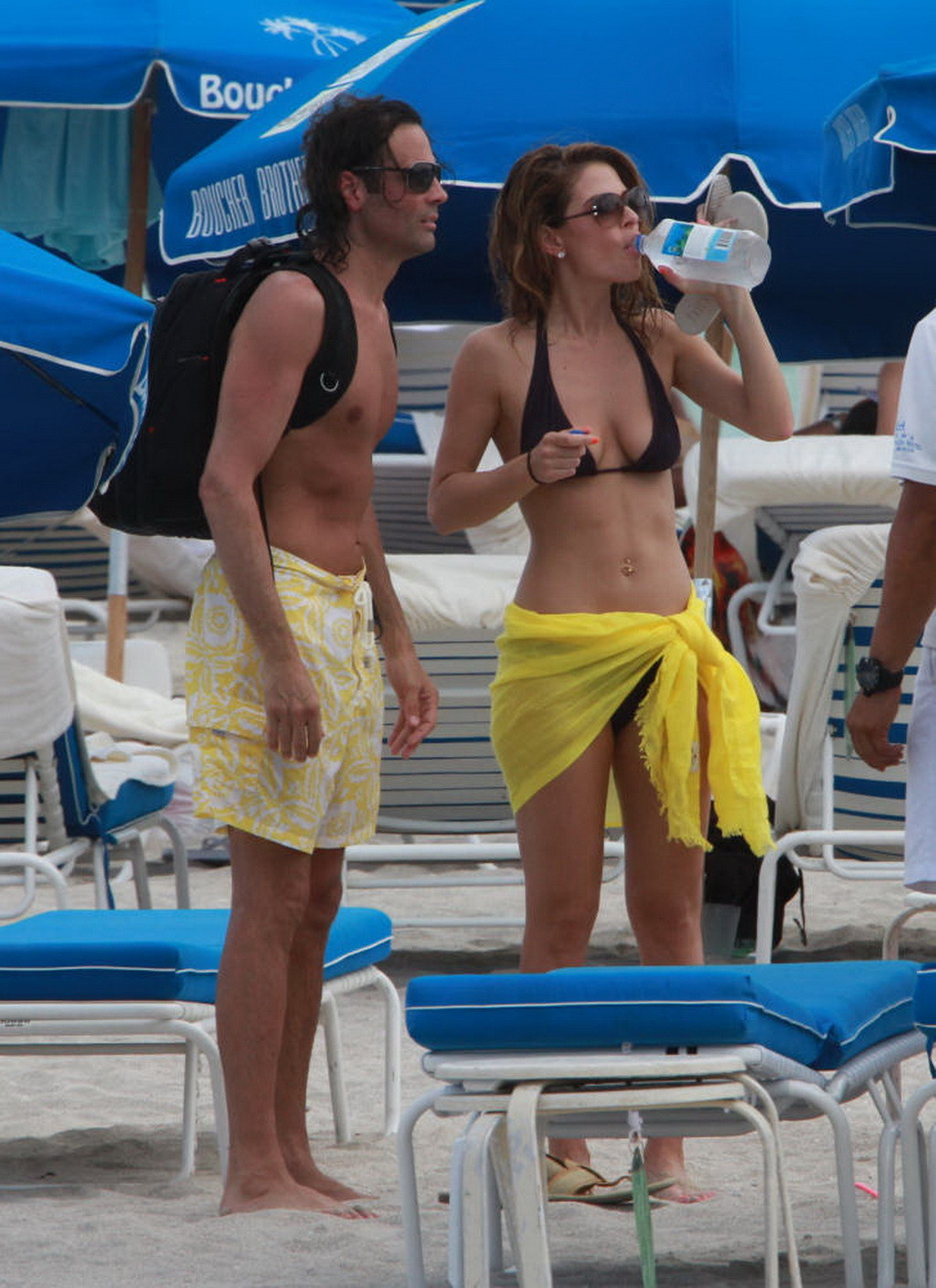 Maria menounos vollbusig tragen skimpy bikini auf miami beach
 #75305895