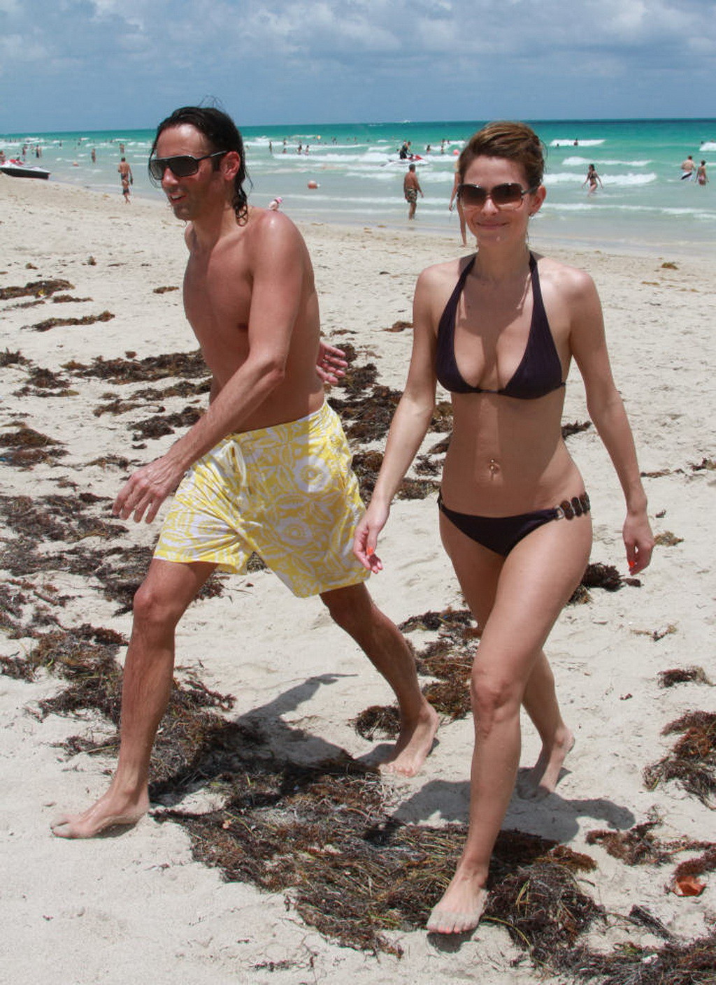 Maria menounos vollbusig tragen skimpy bikini auf miami beach
 #75306010