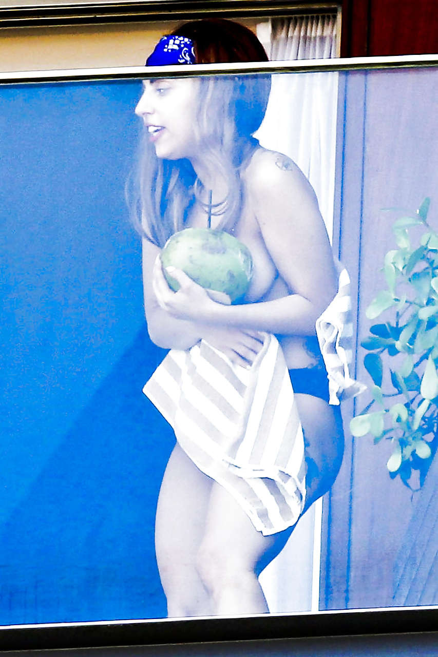 Lady Gaga shows sexy body and nice ass in bikini on pool #75225879