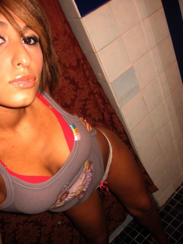 Wunderschöne Babes so besessen von sich selbst
 #68290959