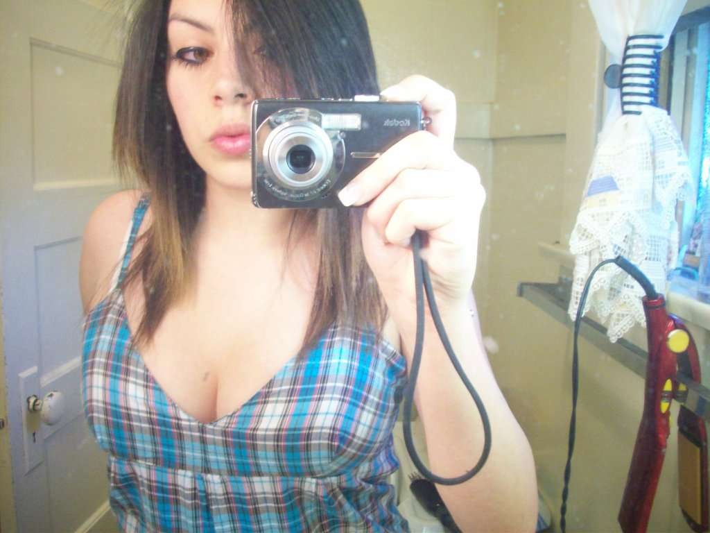 A pretty busty babe's selfpics #75723249