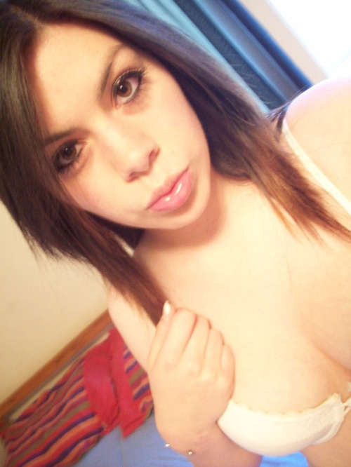 Autofotos de una guapa tetona
 #75723261