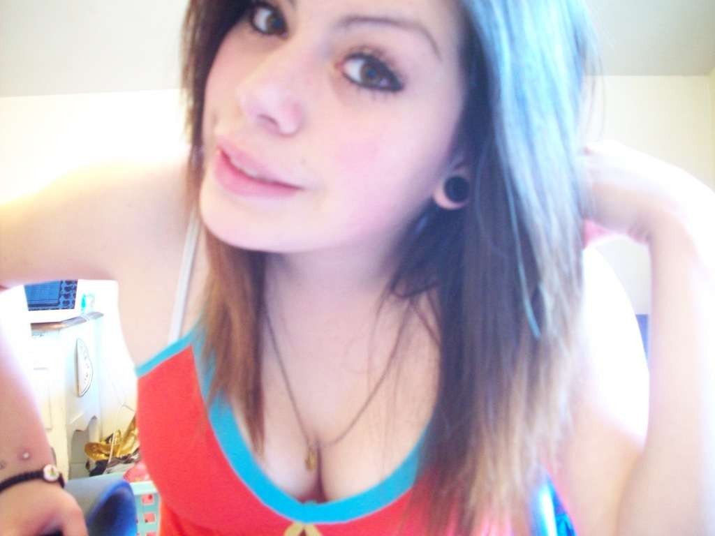 Autofotos de una guapa tetona
 #75723289