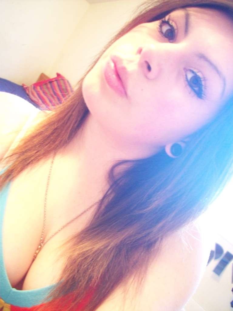 Autofotos de una guapa tetona
 #75723295