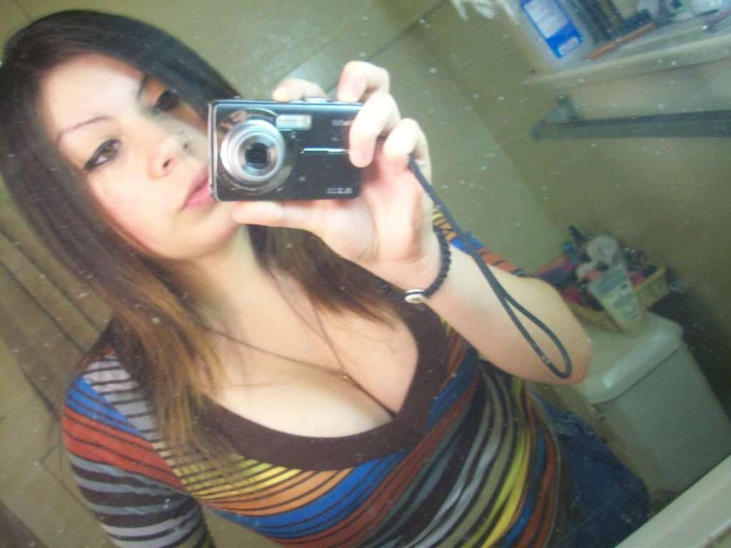 A pretty busty babe's selfpics #75723302