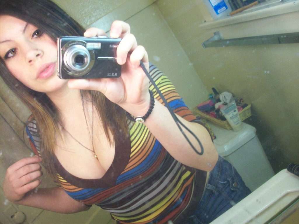 Autofotos de una guapa tetona
 #75723304