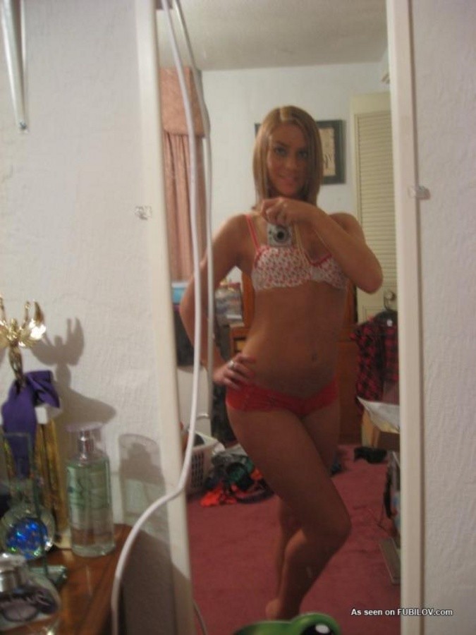 Galería de una chica amateur sexy posando en lencería
 #67629088
