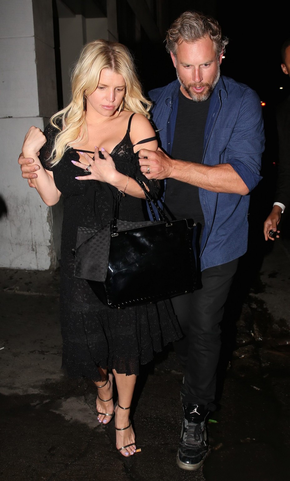 Jessica simpson wardrobe malfunction while stumbling out of sayers club in holly
 #75162395