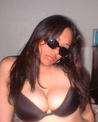 Chicas gordas muestran sus cuerpos desnudos
 #75727969