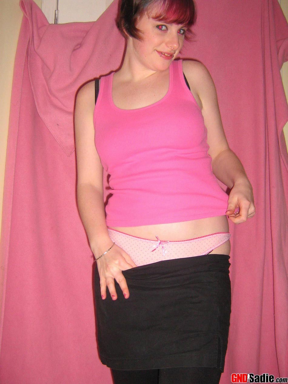 Sadie, fille punk de l'Alt, salope stripteaseuse
 #73259067