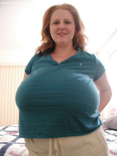 Mollige Amateurin Sapphire zeigt ihre gigantischen Brüste
 #67197461