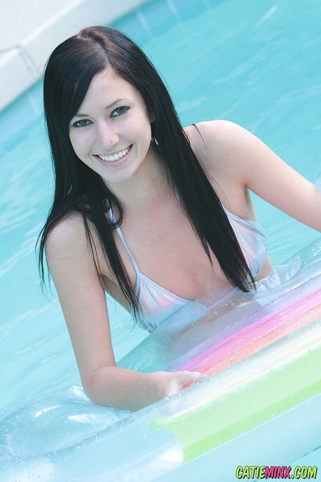 Catie Minx bares her smooth beaver in the pool #75689232