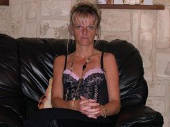 amateur mature wife posing