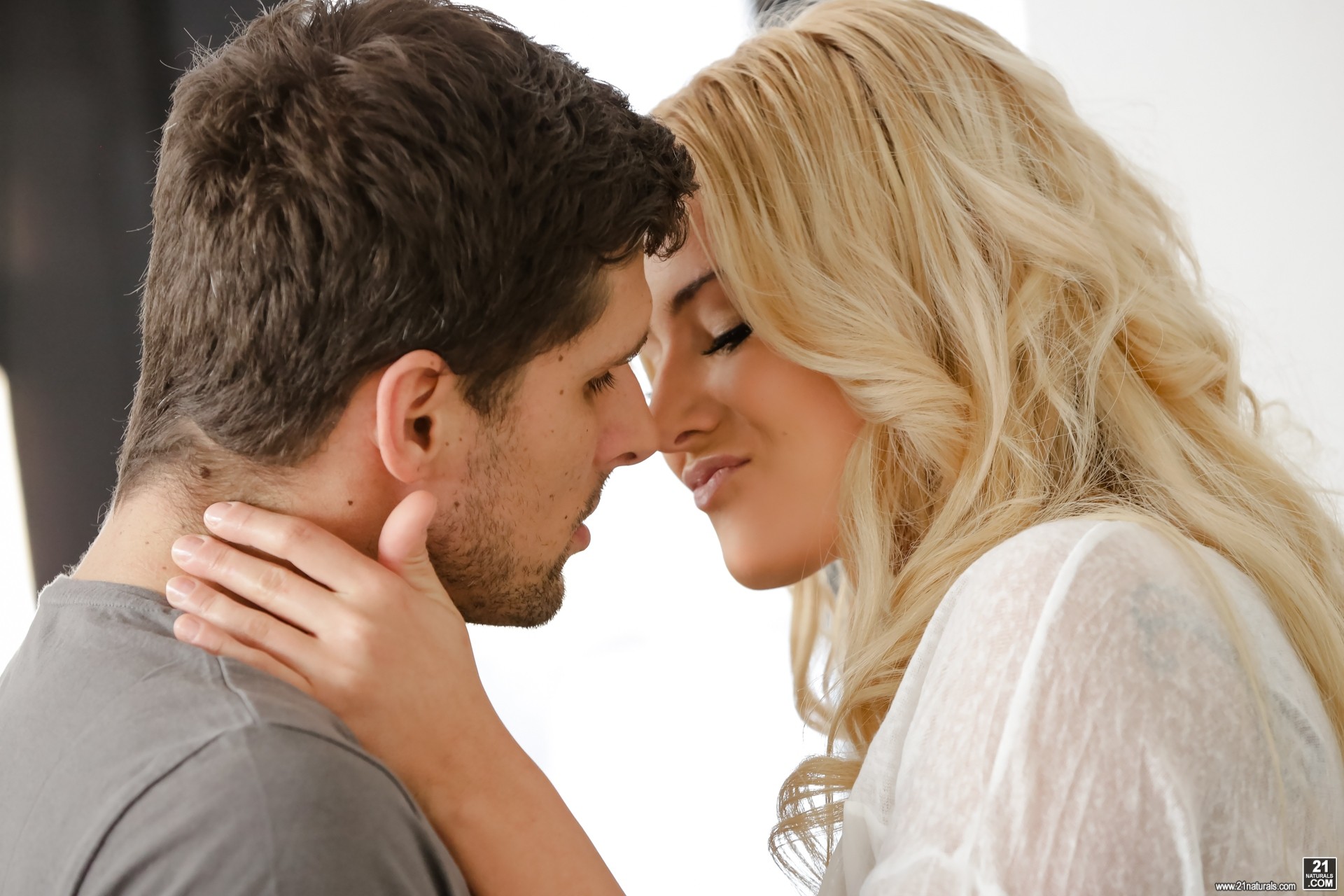 Aisha B blow #72374342