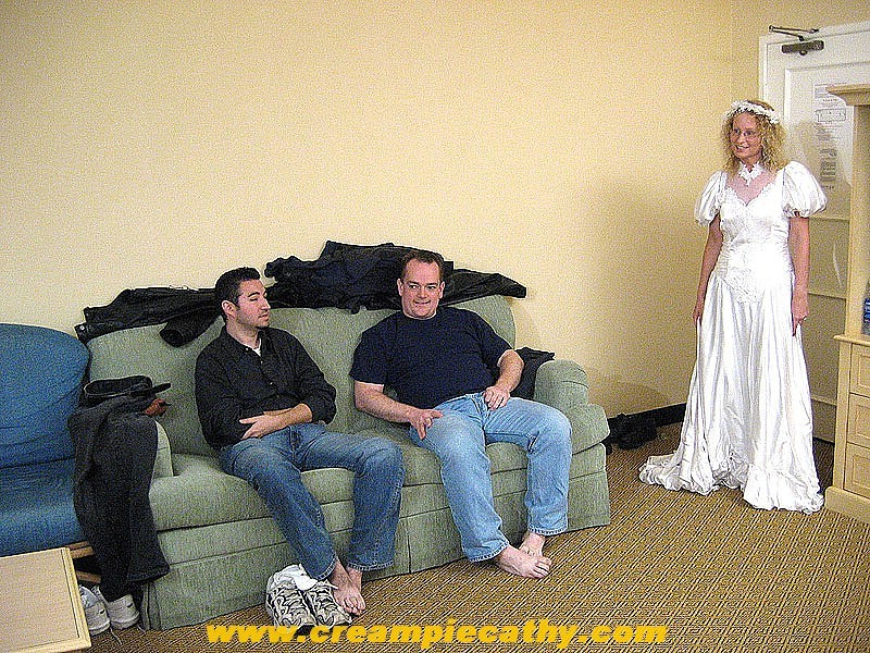 Rubia caliente haciendo un creampie múltiple en grupo
 #73953742