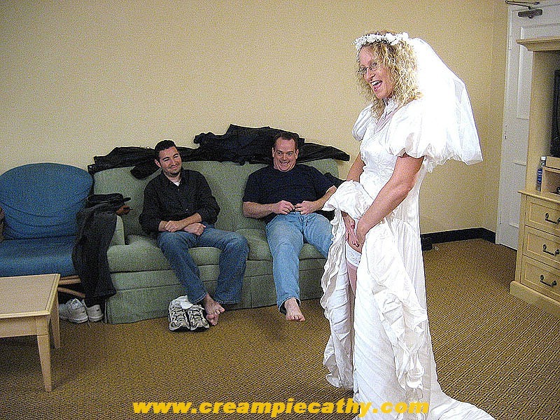 Rubia caliente haciendo un creampie múltiple en grupo
 #73953743