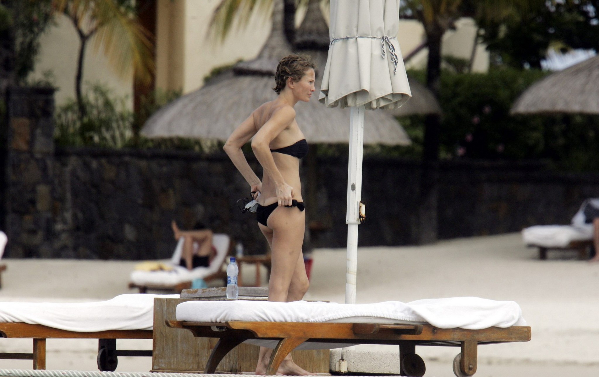 Karen Mulder si abbronza in topless su una spiaggia di Mauritius
 #75276667