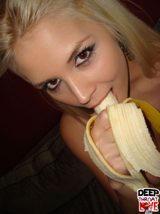 Busty blonde pornstar Sarah Vandela fucks and deep throats cock #70538420