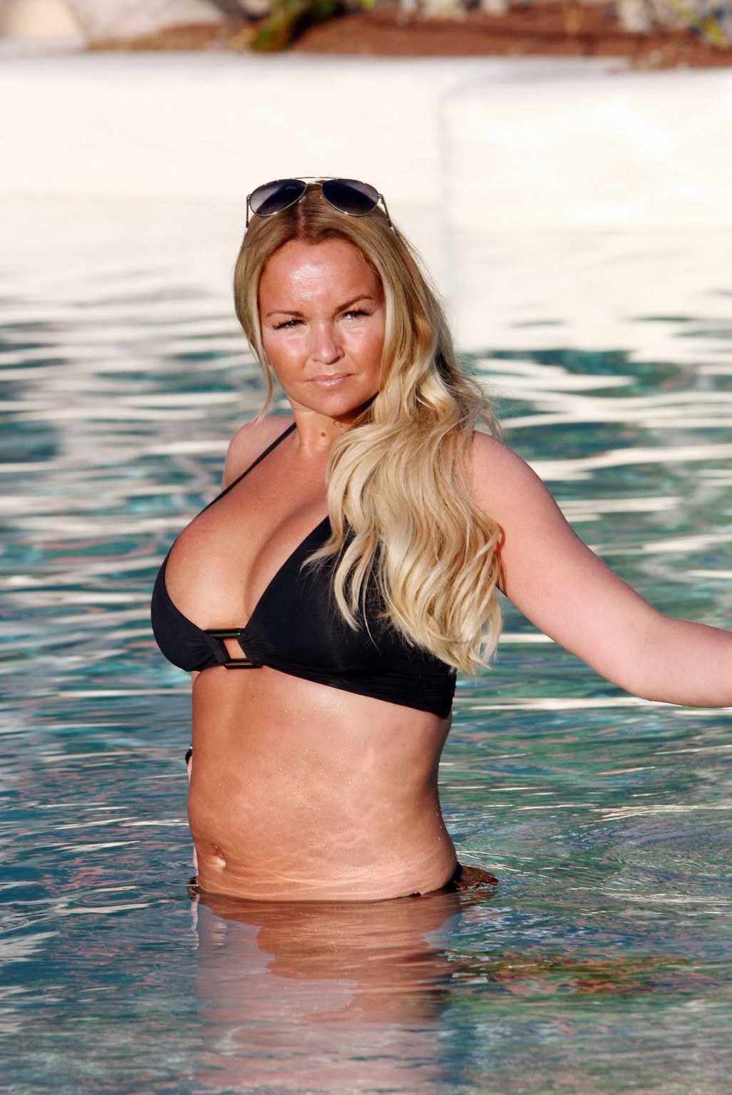 Jennifer ellison mostrando su poderoso cuerpo en bikini en la piscina de tenerife
 #75192105