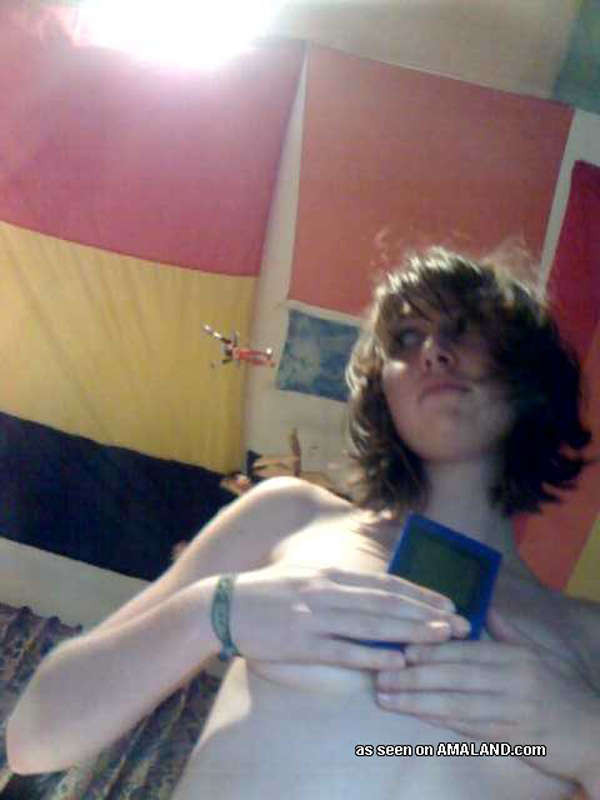 Photos of sleazy Gertrude playing with her cam #75712510