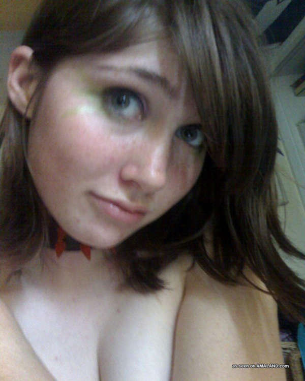 Photos of sleazy Gertrude playing with her cam #75712558