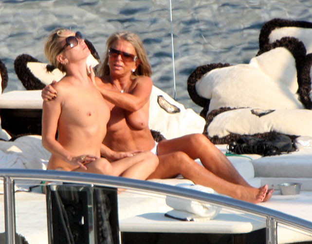 Kate Moss showing her nice tits on beach paparazzi pictures #75396483