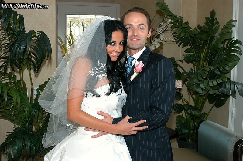 Audrey bitoni engaña a su marido justo después de su boda
 #74632480