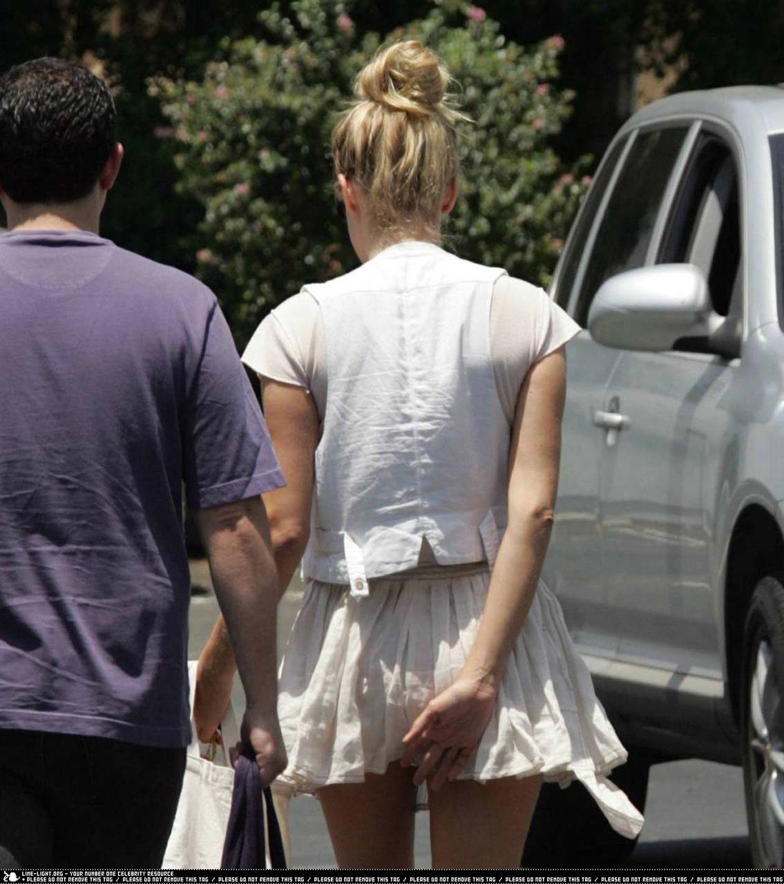 Chloe sevigny mostrando sus buenas tetas y haciendo una mamada a un chico
 #75324312