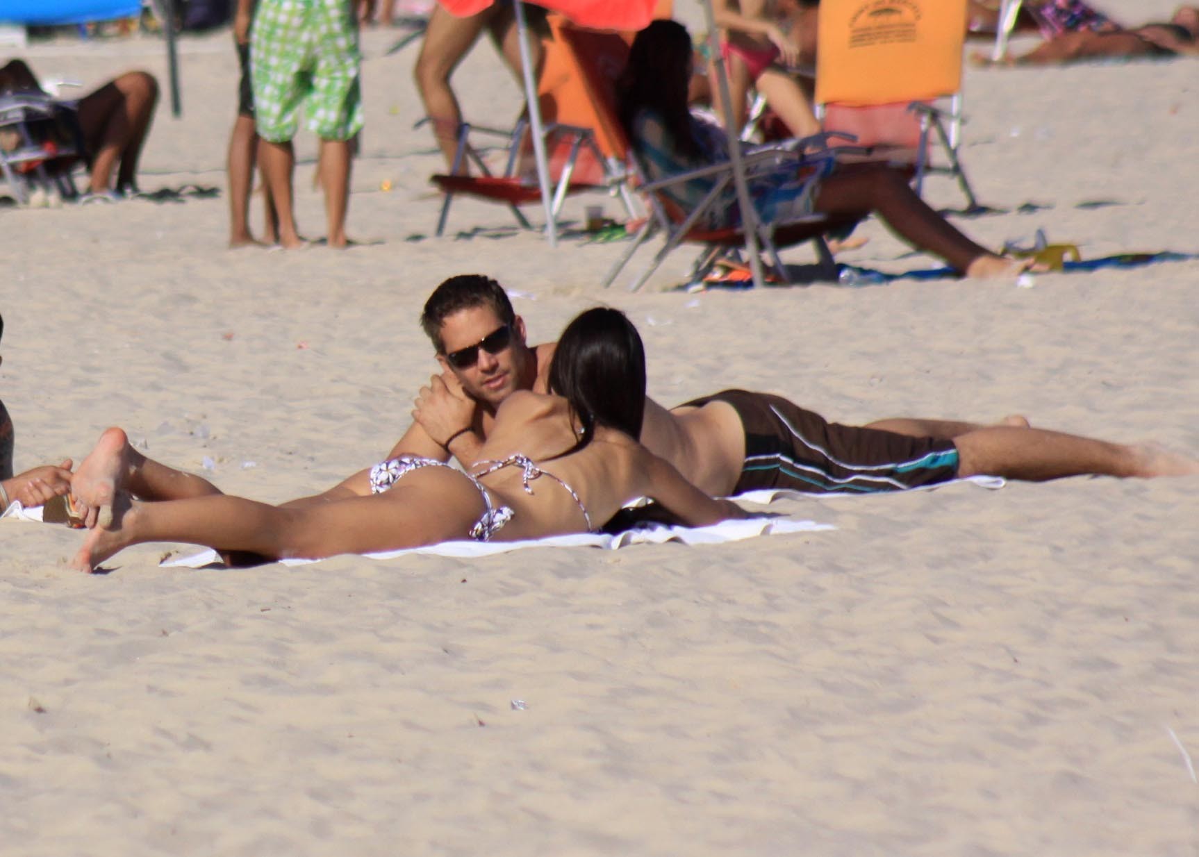 Jordana Brewster en bikini sexy sur la plage de Rio de Janeiro.
 #75327627