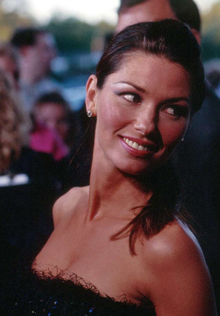 Berühmtheit Shania Twain zeigt sich sexy in einem niedlichen, nuttigen Kleid
 #75414438