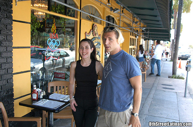 Sexy latina dando una impresionante mamada
 #74404518