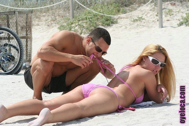 Summer solo tiene 18 años y es recogida en la playa
 #70614533