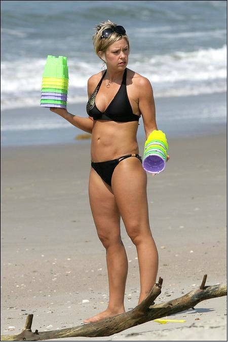 TV milf Kate Gosselin showing her mouthwatering body in bikini #73781018
