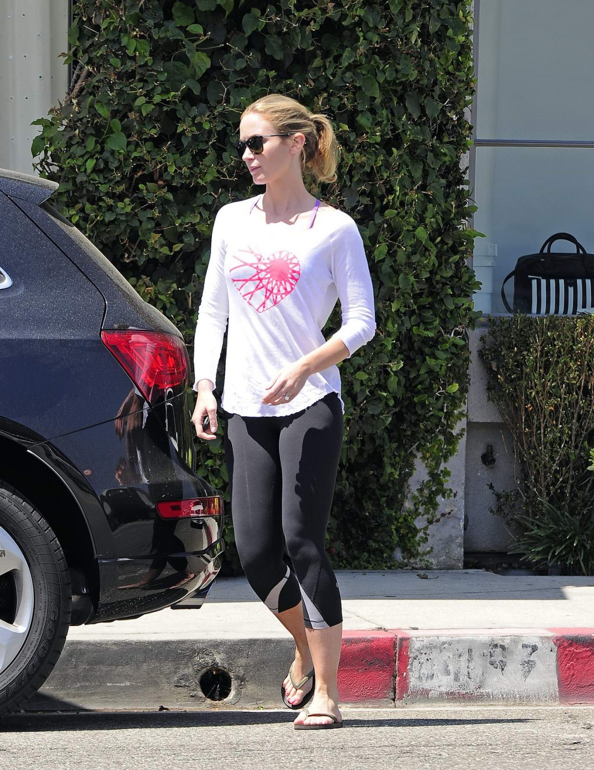 Emily Blunt est sexy en portant un bikini transparent et des collants à Hollywood.
 #75222643