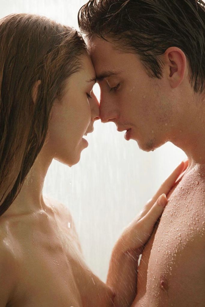 Verliebte Freundin stößt und schleift beim dampfenden Dusch-Sex
 #75765665