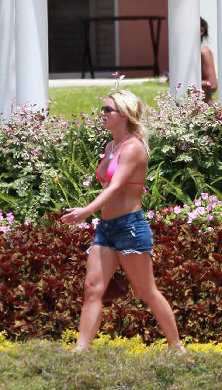Britney spears sexy nuevo paparazzi upskirts
 #75326834