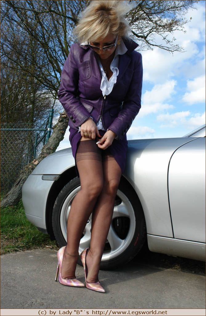 Busty tedesco calze signora barbara con auto calda
 #78019422