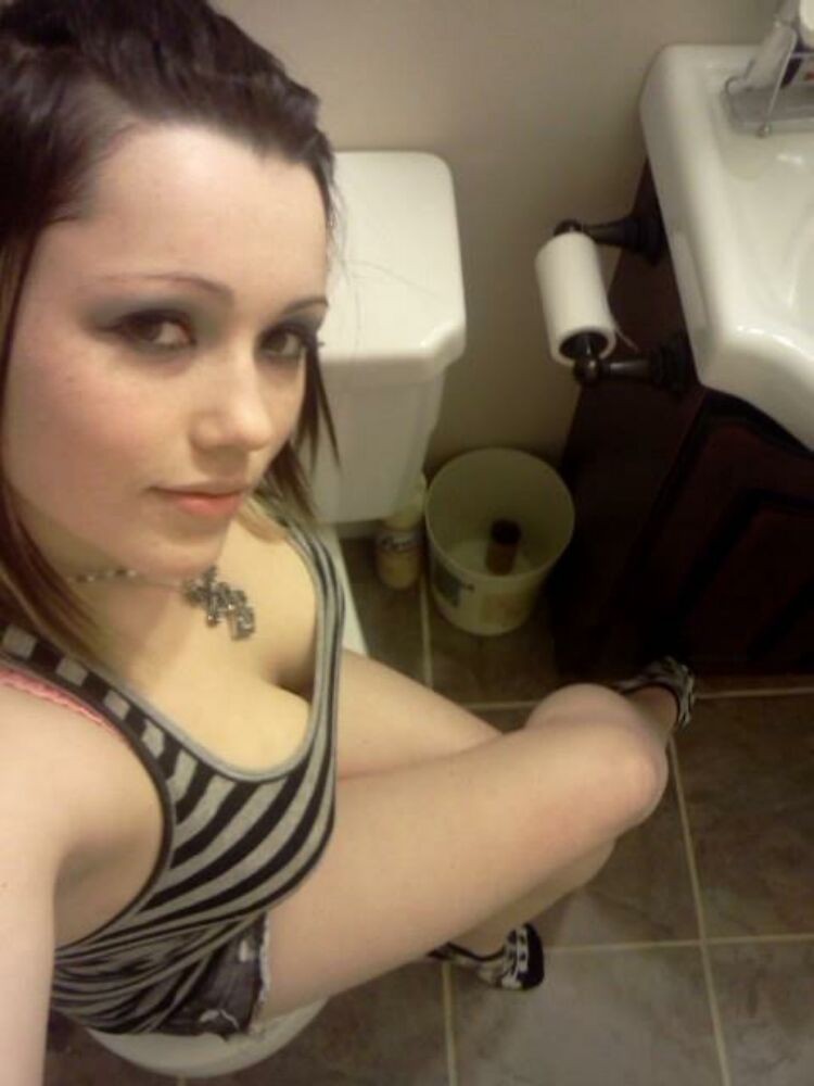 Big tit gfs exposing thier busty bodies gallery 36
 #67754889